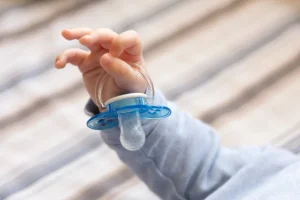 فرق پستانک ارتودنسی با معمولی